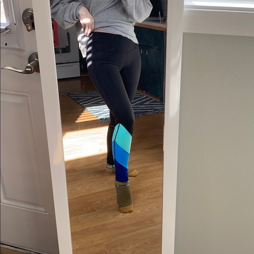 Victoria’s Secret Yoga Pants Party Leg